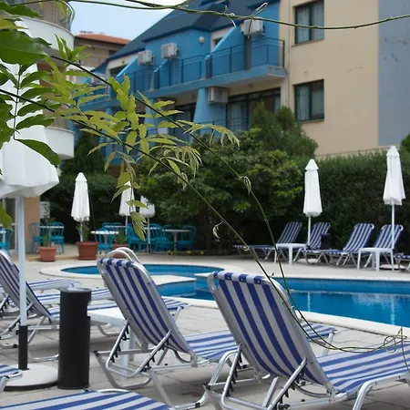 Sunny Complex Napospart