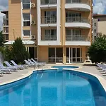 Sunny Complex Lägenhetshotell Slăntjev Brjag